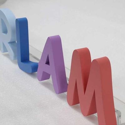 Il salone di bellezza apre il laser di pubblicità del segno della lettera 3D ha tagliato lo spessore di logo 3cm del metallo