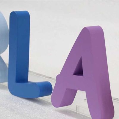 Il salone di bellezza apre il laser di pubblicità del segno della lettera 3D ha tagliato lo spessore di logo 3cm del metallo