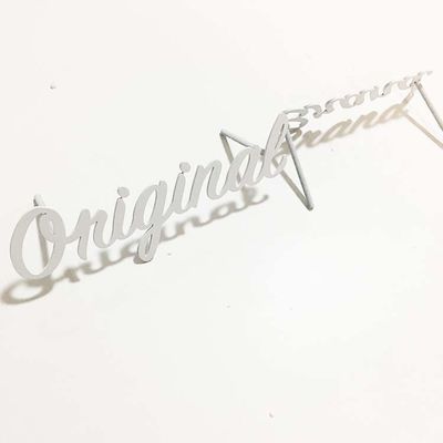 Il segno bianco della lettera del metallo della pittura del taglio piano ha spazzolato il contrassegno della lettera di Manica SS304