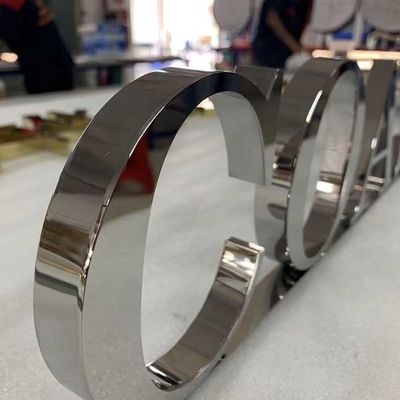 Lettere del metallo fabbricate spessore d'argento dello specchio 2cm del contrassegno di Shopfront della lettera di alfabeto