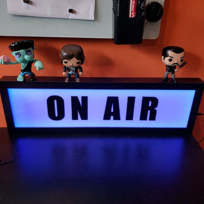 Il PMS principale di Front Open Light Box Signage colora il logo acrilico illuminato 3D