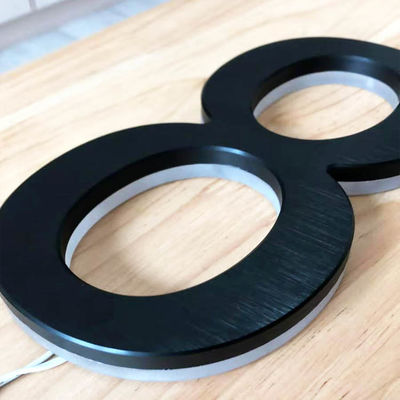 Il nero retroilluminato acrilico del segno della lettera di pubblicità 3D ha dipinto lo spessore di 12cm