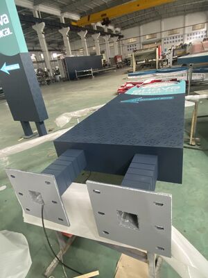 Servizi di insegne a lettere tridimensionali per lettere a canale che offrono soluzioni di insegne personalizzate per il retail, l'ospitalità e il branding aziendale