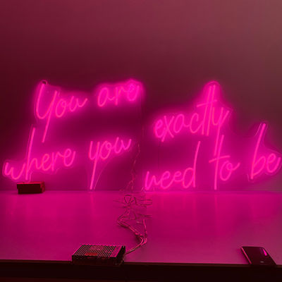 HIGHSPAN ha personalizzato le lettere di Manica al neon 3d con il bordo acrilico