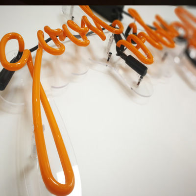 Vibrazioni dell'insegna al neon su ordinazione della decorazione 10kv di Antivari buone soltanto con il bordo acrilico