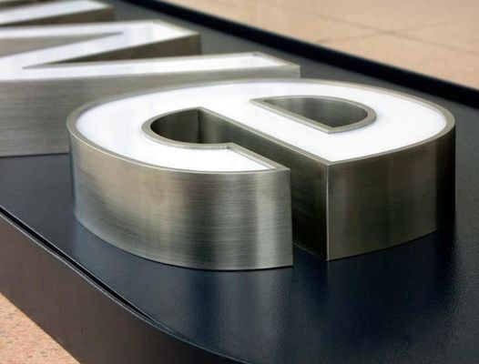 Il segno fabbricato 3D della lettera di Manica del metallo ha condotto il segno della scatola leggera